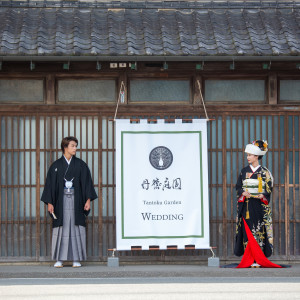 【明治築の川越の商家】古き佳き時代に作られた川越の商家をバックに撮影もできます。|～明治二年創業～　丹徳庭園ウエディングの写真(12323448)