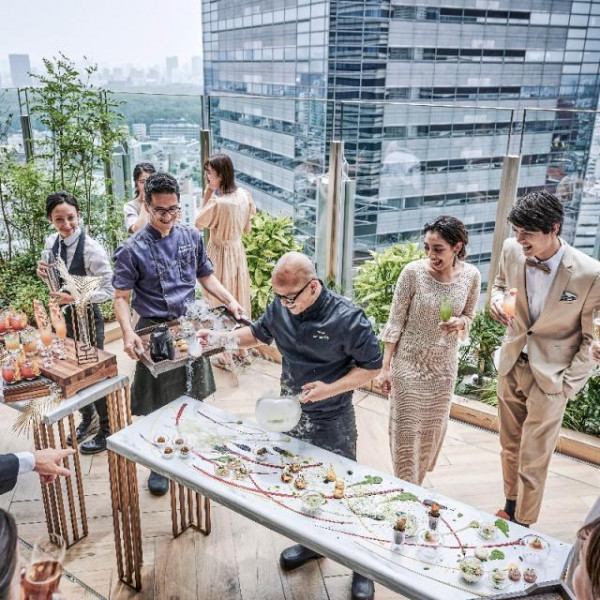 シェフがもてなすライブアートキュイジーヌ。思わずゲストから歓声があがる