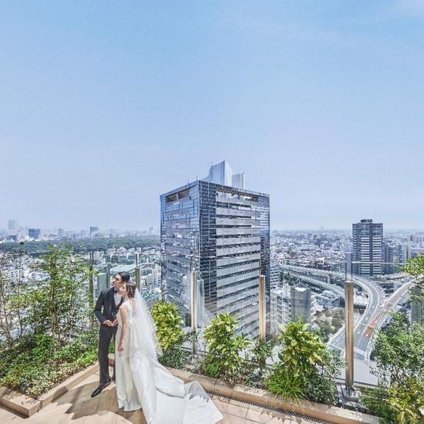 高層階を貸切にして、絶景でもてなすラグジュアリーウエディングが叶う