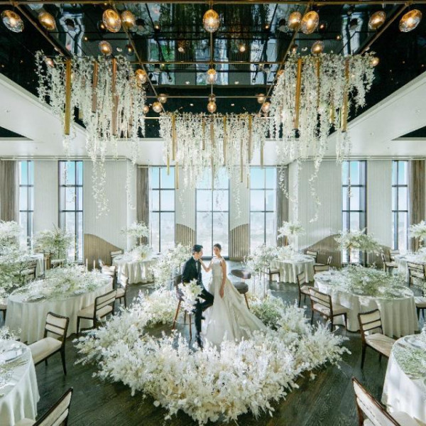 自然光あふれる高層階×四面採光のチャペルは花嫁をいっそう美しく魅せる