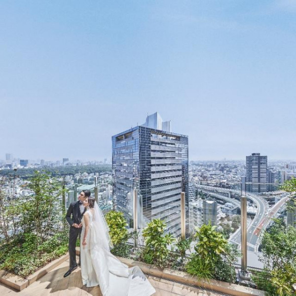 高層階を貸切にして、絶景でもてなすラグジュアリーウエディングが叶う