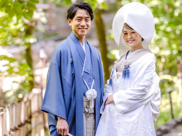 【ご鎮座100年記念衣裳】を見に纏い門出にふさわしい神前式