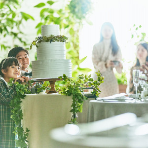 お子様がケーキを運ぶ演出も|ルクリアモーレ六本木の写真(35493026)