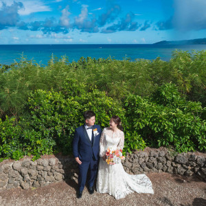 リゾート内の見晴台「ひばんむい」では、
海風を感じながらの絶景フォトが人気。|フサキビーチリゾート ホテル＆ヴィラズ（クチュールナオコ ウエディング）の写真(54553403)