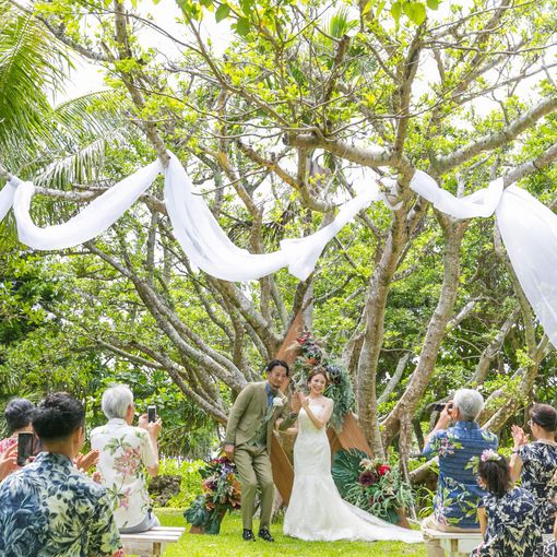 フサキビーチリゾート ホテル＆ヴィラズ（クチュールナオコ ウエディング）の結婚式の公式写真（1枚目）
