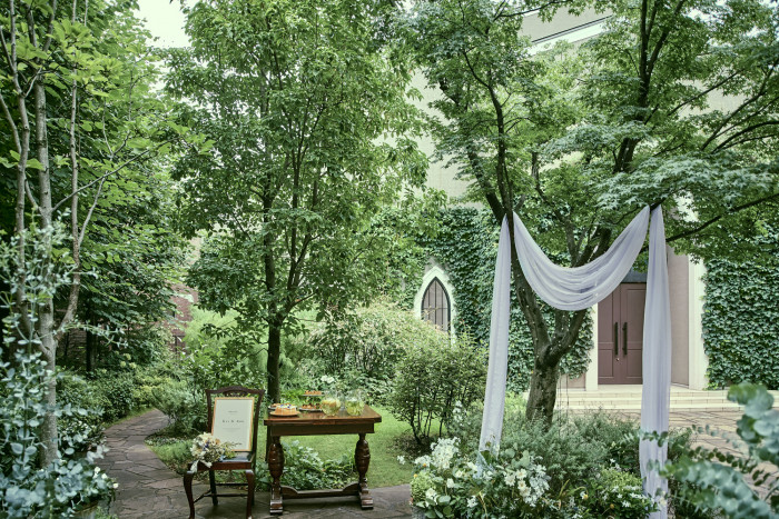 完全貸切のルクリアモーレ南青山は、ガーデンの飾りつけも自由自在。