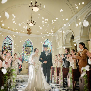 公式限定【Amazon等9万ギフト】絶景を一望*光輝くチャペル&試食