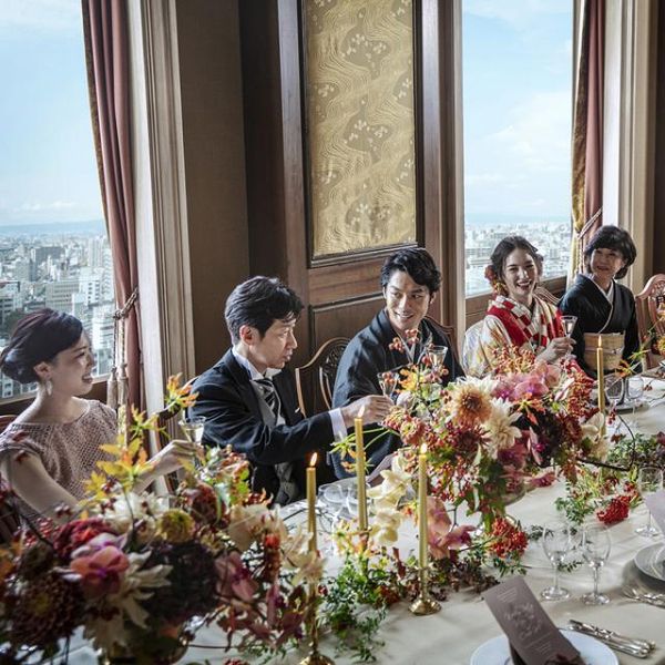 結婚式に大切な要素＜アクセス・景色や自然光・料理・設備・スタッフ＞全てが揃う