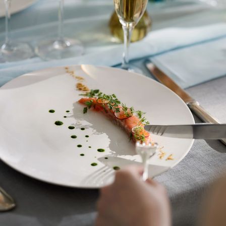 結婚式ならでは。極上の食材を使用した味わい深いお食事の数々にゲストも思わず圧巻される|ホテルモントレ ラ・スール大阪の写真(41014532)