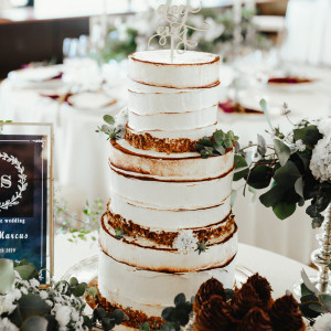 【Wedding Cake】会場コーディネートに合わせてスタイリッシュに。|アートホテル盛岡の写真(28310182)