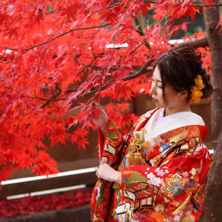 紅葉の彩は和装との相性が抜群。