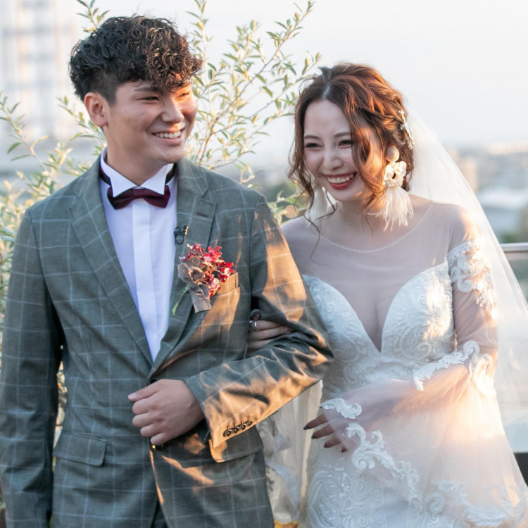 ウェディングドレス・衣装｜3＋3CAFE（サンタスサンカフェ