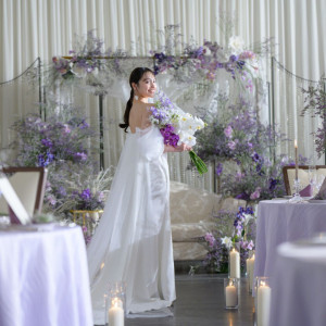 天井高の高さから解放感もあり、コーディネート次第でおふたり“らしい”会場に様変わりします。|アートクレフクラブ（Art Clef Club ）の写真(54718400)