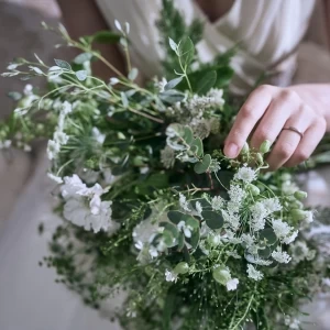 家族の絆を深める。会話と美食が主役の温かい結婚式