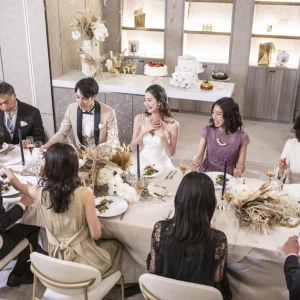 ご家族様や親しい友人を招いたご会食もご案内可能。少人数でも一軒家貸切でのご案内のため、ゲストにも気兼ねなく過ごしていただける| L2126（エルニイチニロク）の写真(24433729)