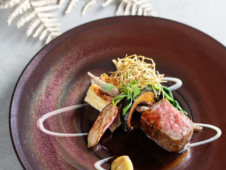 季節の食材を使用した色鮮やかなオリジナルフレンチ