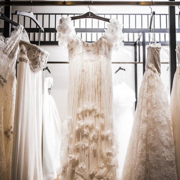 人気ブランドのドレスも多数展開。最高のロケーションと共に羨望集める花嫁へ。