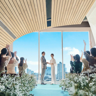 先着2組【ドレス試着＆AM3万試食】光×緑×木の温もり溢れる貸切会場