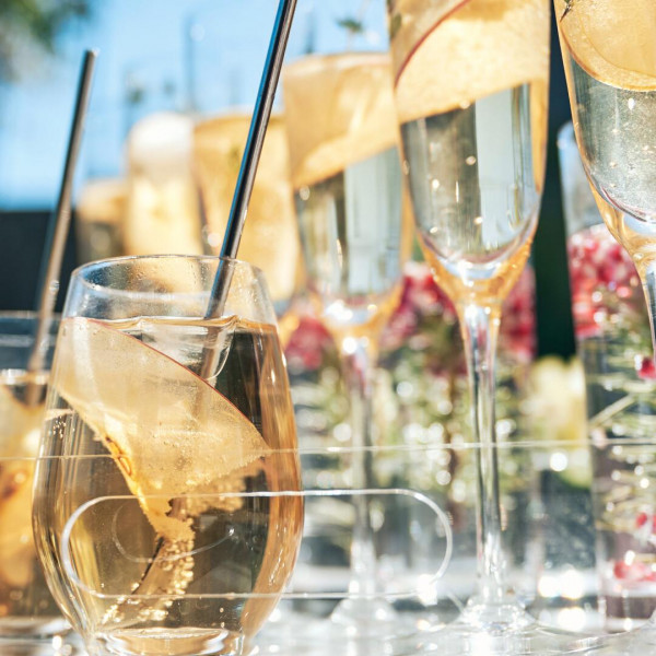 ［公式HP予約限定］結婚式当日の「オーガニック乾杯酒」をゲスト人数分プレゼント！