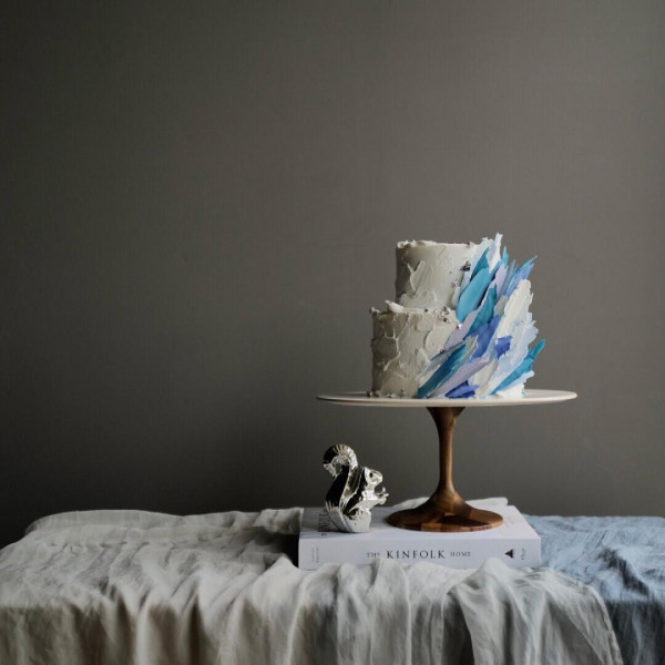 ［公式HP予約限定］当館のパティスリーブランド〈アトリエサトコ〉 のウェディングケーキをプレゼント