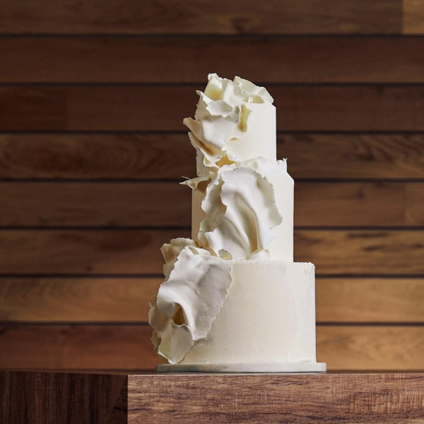 ［公式HP予約限定］おふたりとゲストで分け合う唯一のアイテム、ウェディングケーキをプレゼント