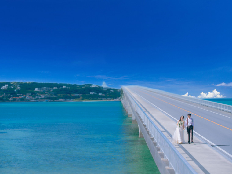 沖縄を代表する景色と
至極の滞在型リゾートW
