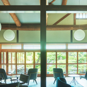 ラウンジからは美しい庭園が一望でき、時間をわすれて寛げる|葵庭園の写真(55413258)