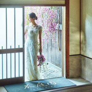 庭園内に新設された美しい貸切邸宅。伝統とモダンが見事に融合する空間で厳かな誓いを|葵庭園の写真(55412939)