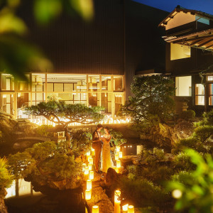 息を呑むほど美しい貸切邸宅でのナイトウエディング|葵庭園の写真(55413637)