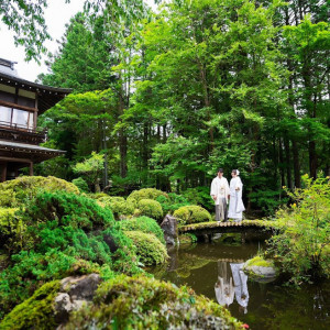 日光東照宮美術館前の庭園での撮影はお着物ともマッチします|日光東照宮(世界文化遺産)の写真(19094458)