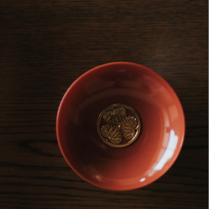 挙式で使用する盃は徳川家の葵紋が描かれており、記念にお持ち帰りいただけます。|日光東照宮(世界文化遺産)の写真(37043317)