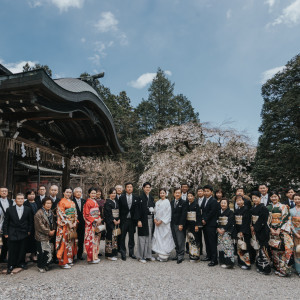 お二人だけで誓う。大切な家族に見守られて結ぶ神前結婚式