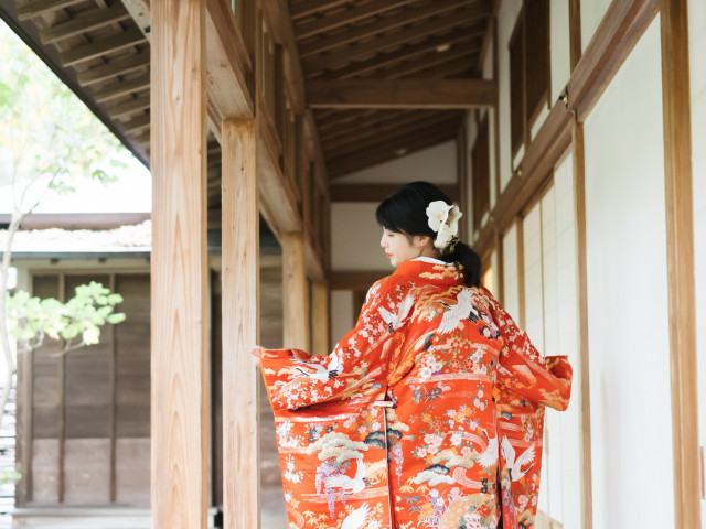 豊富に取りそろえた衣裳が人気の提携衣裳店のご紹介♡