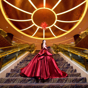 ドレスが映える階段でのフォトジェニックなシーンも撮影可能|ANAインターコンチネンタルホテル東京の写真(36715049)