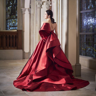 【ANTONIO RIVA】ANTONIO RIVAらしいダイナミックなバックスタイル。REDカラーは当社オリジナルにて制作