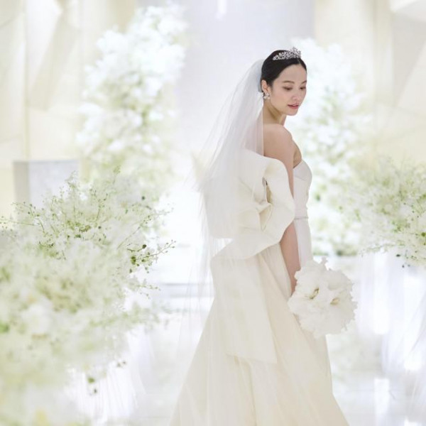 週末ブライダルフェア◇煌きチャペル見学＆最旬ドレス見学会*開催中！