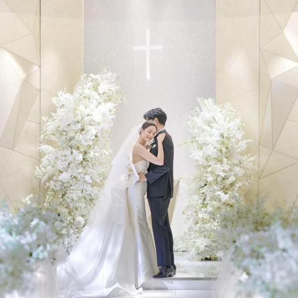 都内随一の白く煌くチャペルで世界で唯一の美しい瞬間を残せる