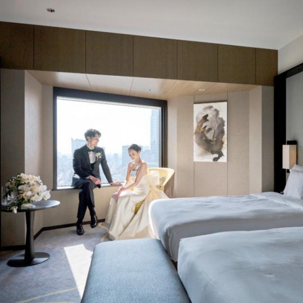 2025年春まで15ヵ月かけてリニューアルしていたスイートルームを新郎新婦へプレゼント◇