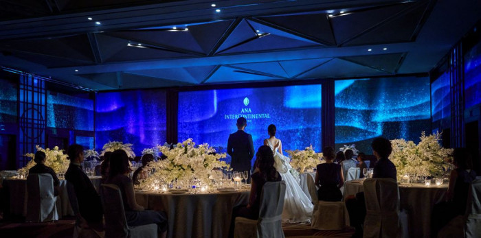 天井高7mの会場に大人気のプロジェクションマッピングが映える