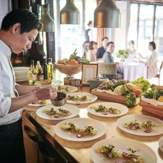 お盆BIG◆豪華150万優待&コース試食◆自然光溢れる最上階チャペル