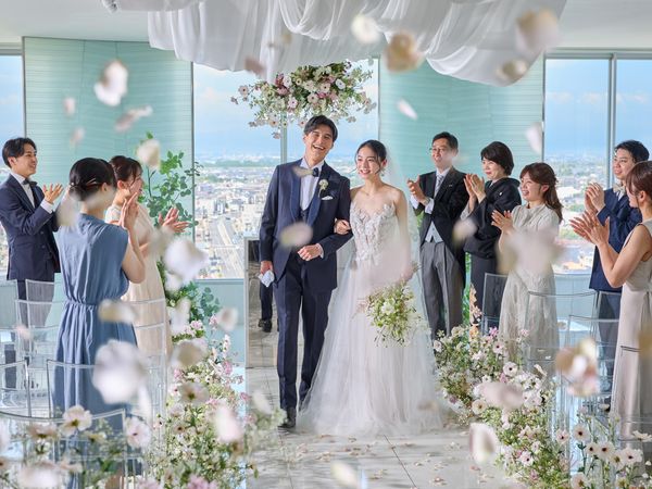 SAKURA SKY PALACE(サクラスカイパレス)の【天空に浮かぶチャペル】ここでしか味わえない、光溢れる空間で永遠の誓いの写真(2枚目)