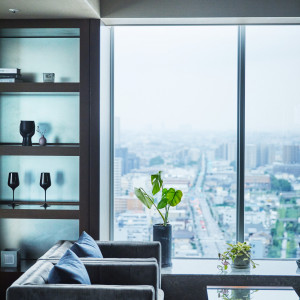 デザインホテルを彷彿とさせる空間。眺望を独占するゲスト専用空間|SAKURA SKY PALACE（サクラスカイパレス）の写真(20327027)