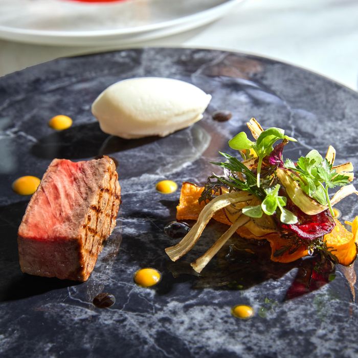 四季の旬食材を活かした、見た目にも美しい彩り豊かな料理