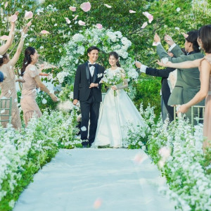 挙式後は、ガーデンテラスでのアフターセレモニーが人気！|ザ オーク ガーデン／別邸 木屋の写真(54871741)