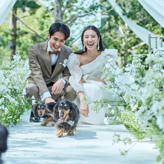 【愛犬と一緒に結婚式】大切な家族の一員と挙式+披露宴を叶える