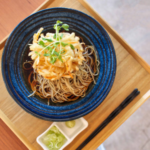 日本蕎麦～潮風そば～
『日本そばを食べて美味しく健康に』をテーマに、現地の新鮮な食材を使用した日本そばです|LOCAL BASE WEDDING（ローカル ベース ウエディング）の写真(38157422)