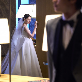 重厚な趣と華やぎが共存する、ホテルならではの特別な空間を味わえる