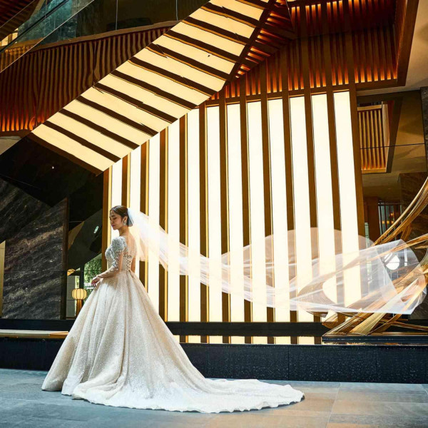 エントランスからゲストを魅了する*夏でもホテル内でゆったり涼しくお過ごしいただけます