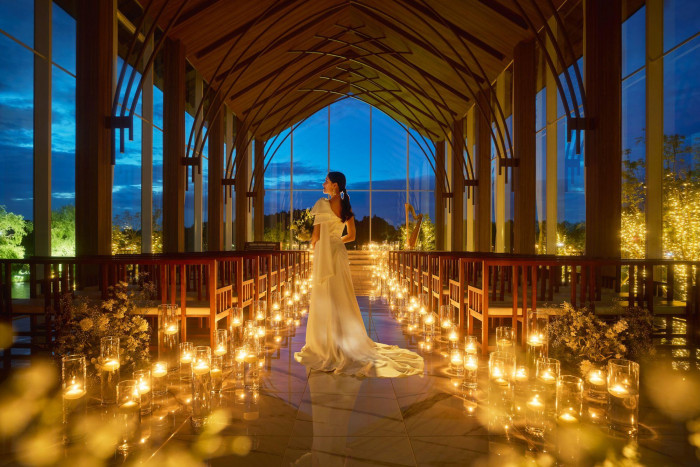 どんな瞬間も感動的に。キャンドルの灯にかこまれながら立てる誓い