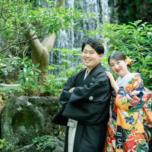 滝の前は和装で人気のフォトスポットです。|夢婚 ふたりの夢をリーズナブルに叶える結婚式の写真(46696541)